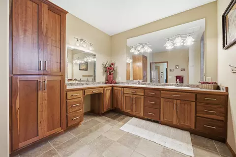 Bath - 7019 Maple Ln, Horace, ND 58047 photo 3 of 5
