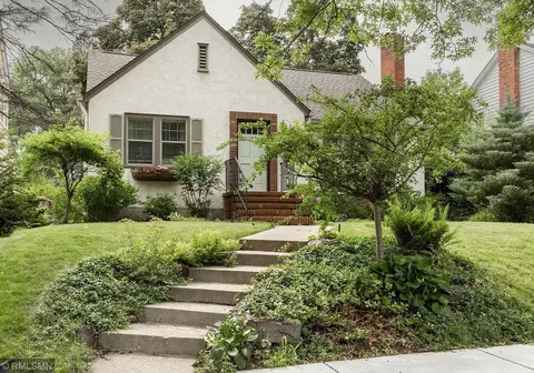 581 Montrose Ln, Saint Paul, MN 55116