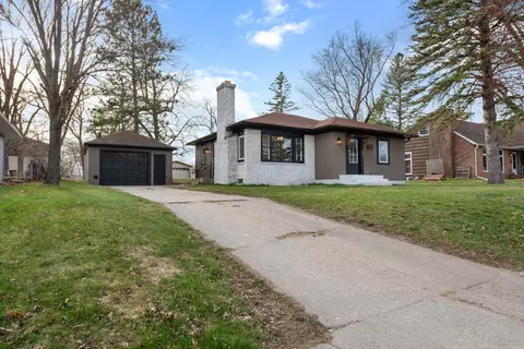 Exterior - 809 7th St NE, Staples, MN 56479 photo 4 of 6