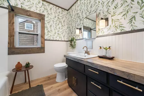 Bath - 809 7th St NE, Staples, MN 56479 photo 1 of 1