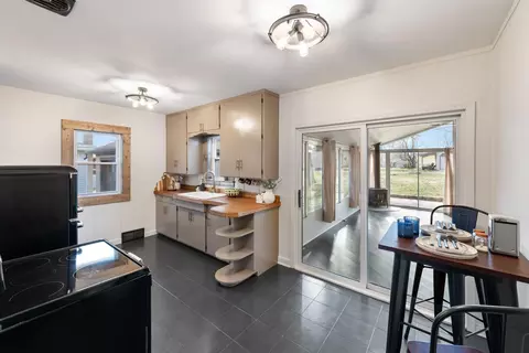 Kitchen - 809 7th St NE, Staples, MN 56479 photo 4 of 6