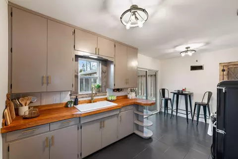 Kitchen - 809 7th St NE, Staples, MN 56479 photo 5 of 6