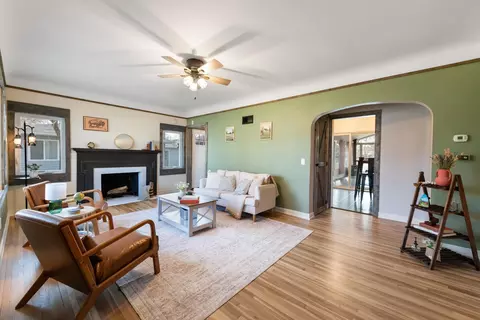Living - 809 7th St NE, Staples, MN 56479 photo 3 of 7