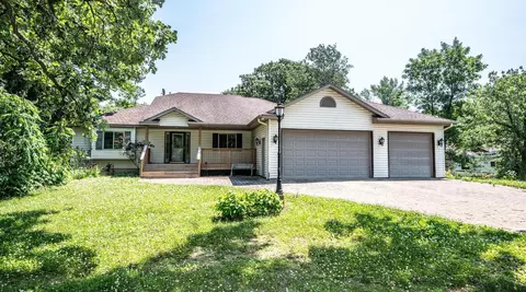 700 Ridge Rd, Henderson, MN 56044