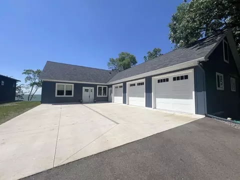 13540 Indian Beach Rd, Spicer, MN 56288