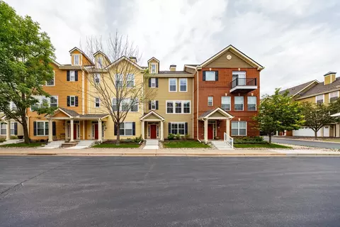 10254 Bleeker St, Woodbury, MN 55129