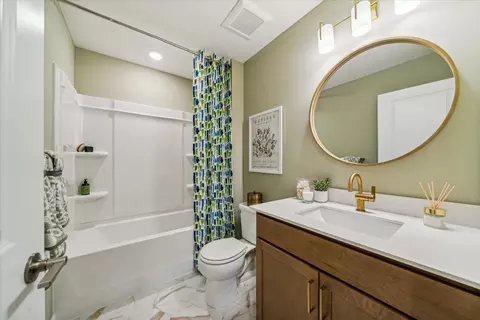 Bath - 1028 130th Ct E, Rosemount, MN 55068 photo 2 of 2