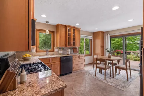 1592 Bellows St, West Saint Paul, MN 55118