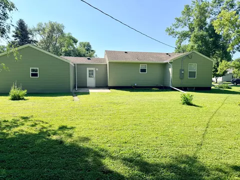 Exterior - 519 E 9th St, Morris, MN 56267 photo 2 of 4
