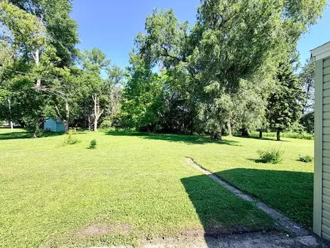 Exterior - 519 E 9th St, Morris, MN 56267 photo 3 of 4