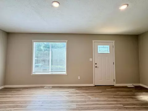 Living - 519 E 9th St, Morris, MN 56267 photo 3 of 3