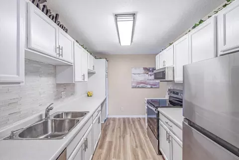 132 Demont Ave #221, Little Canada, MN 55117