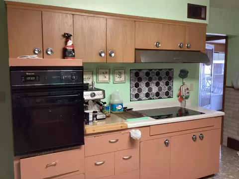 Kitchen - 413 Hawthorne St E, Albert Lea, MN 56007 photo 2 of 4