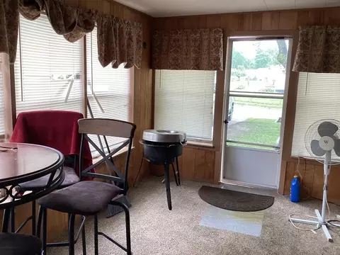 Exterior - 413 Hawthorne St E, Albert Lea, MN 56007 photo 10 of 10