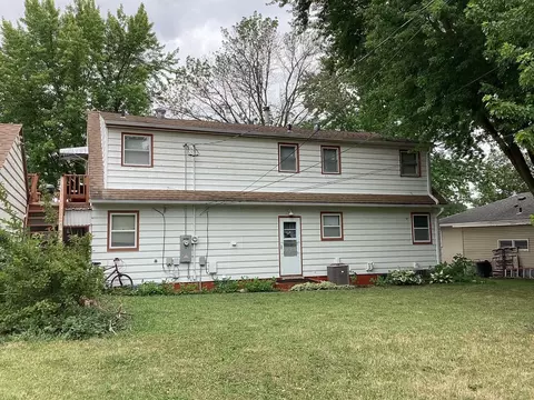 Exterior - 413 Hawthorne St E, Albert Lea, MN 56007 photo 3 of 10