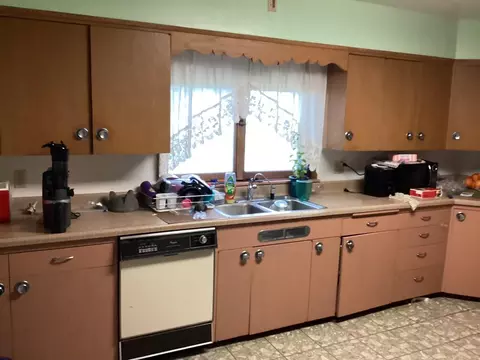 Kitchen - 413 Hawthorne St E, Albert Lea, MN 56007 photo 1 of 4