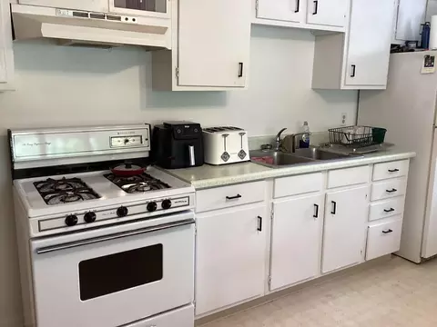 Kitchen - 413 Hawthorne St E, Albert Lea, MN 56007 photo 4 of 4
