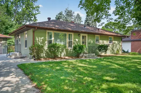 3083 Wilder St N, Roseville, MN 55113