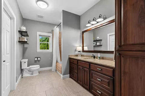 Bath - 3396 Kings Point Rd, Excelsior, MN 55331 photo 3 of 8