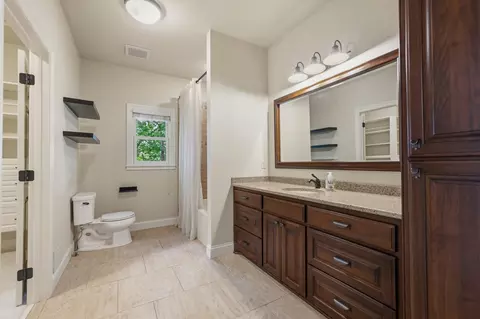 Bath - 3396 Kings Point Rd, Excelsior, MN 55331 photo 7 of 8