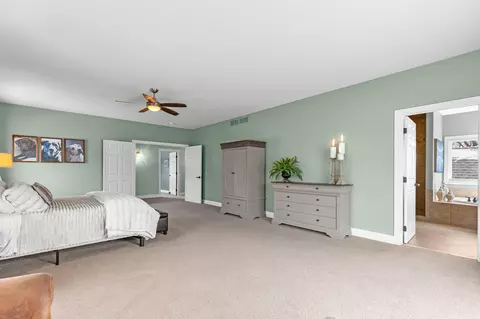 Bedroom - 3396 Kings Point Rd, Excelsior, MN 55331 photo 3 of 7