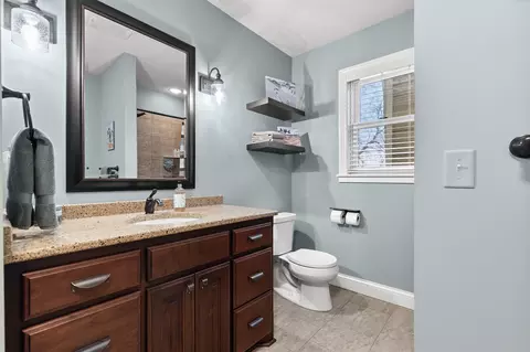 Bath - 3396 Kings Point Rd, Excelsior, MN 55331 photo 6 of 8