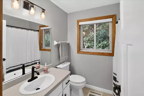 Bath - 5336 Oxbow Pl, Champlin, MN 55316 photo 3 of 4