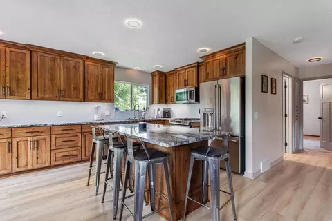 14382 Garrett Ave, Apple Valley, MN 55124