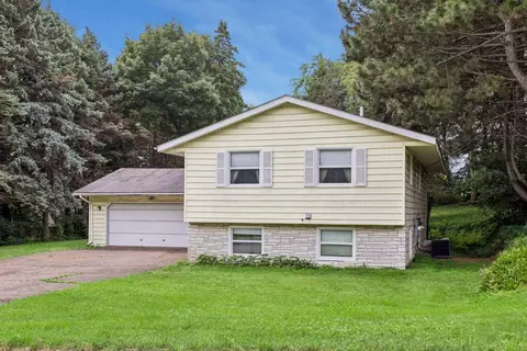 2390 50th St E, Inver Grove Heights, MN 55076