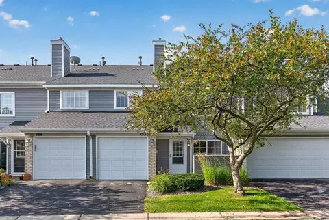 493 Marshland Trl, Chanhassen, MN 55317
