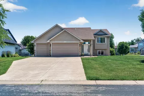 15347 Wintergreen St NW, Andover, MN 55304