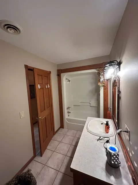 Bath - 14438 Cedarleaf Point Rd, Brainerd, MN 56401 photo 5 of 5