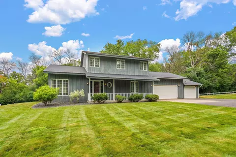 698 Badlands Rd, Hudson, WI 54016