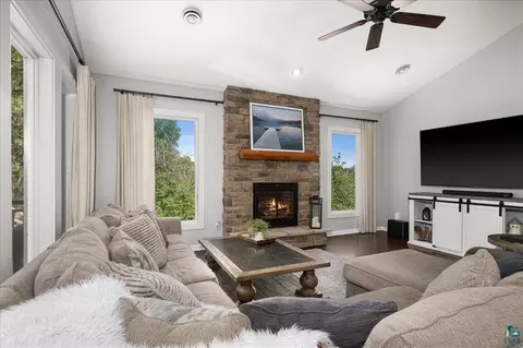 Living - 3984 Willow Pl, Duluth, MN 55811 photo 2 of 2