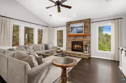 Living - 3984 Willow Pl, Duluth, MN 55811 photo 1 of 2