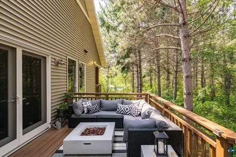 Exterior - 3984 Willow Pl, Duluth, MN 55811 photo 6 of 9
