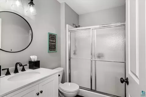 Bath - 3984 Willow Pl, Duluth, MN 55811 photo 4 of 4
