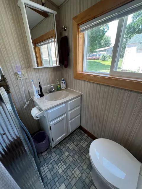 Bath - 1208 E Lake St, Osakis, MN 56360 photo 2 of 3