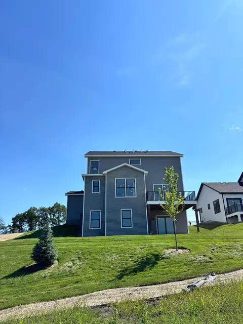 3736 Holbrook Dr, Waconia, MN 55387