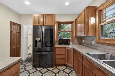 Kitchen - 723 N 6th St, Brainerd, MN 56401 photo 3 of 4