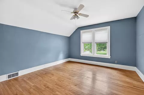 Bedroom - 723 N 6th St, Brainerd, MN 56401 photo 4 of 7