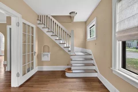 Entry Way - 723 N 6th St, Brainerd, MN 56401 photo 1 of 2