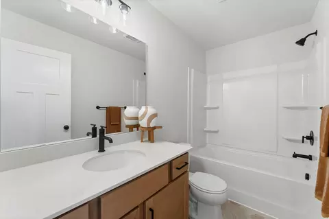 Bath - 1036 130th Ct E, Rosemount, MN 55068 photo 2 of 2