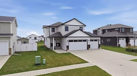 Exterior - 504 6th St E, Horace, ND 58047 photo 10 of 11