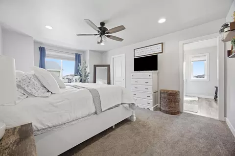 Bedroom - 504 6th St E, Horace, ND 58047 photo 1 of 4
