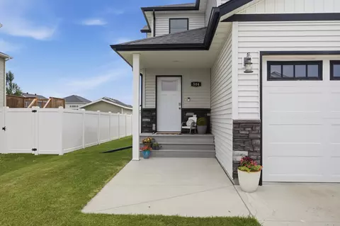 Exterior - 504 6th St E, Horace, ND 58047 photo 3 of 11