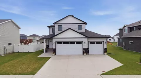 Exterior - 504 6th St E, Horace, ND 58047 photo 9 of 11