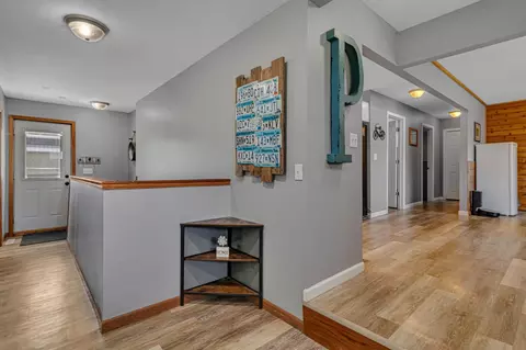 Entry Way - 613 Elm Ave, Olivia, MN 56277 photo 5 of 6