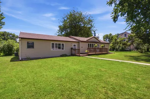 Exterior - 613 Elm Ave, Olivia, MN 56277 photo 4 of 9