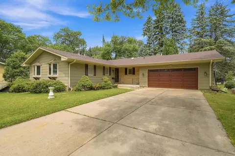 1527 E Windemere Cir NE, Columbia Heights, MN 55421